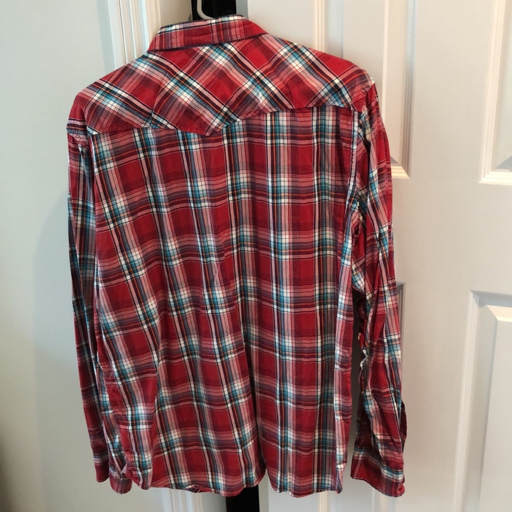 Old Navy red plaid snap front shirt.  XL - Picture 5 of 5